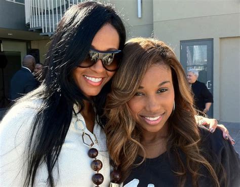 Deion Sanders 19 Year Old Daughter Deiondra Puts Pilar On Blast Via