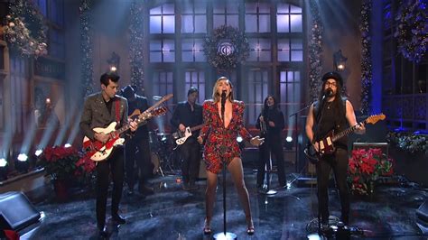 Miley Cyrus Teamed Up With Sean Lennon For A Christmas Jam On Snl