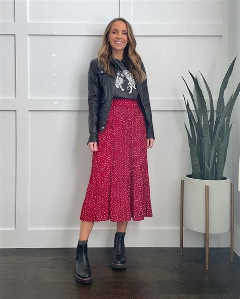 4 Ways To Wear Chelsea Boots With Skirts Merrick S Art