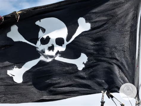 The Origins Of Pirate Flags And Their Symbolism Signsmystery