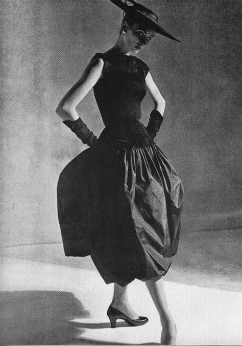 30 Wonderful Fashions From The 1940s And 1950s By Designer Cristóbal