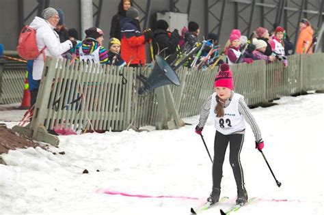 Loistavat hiihtokisat saivat koululaiset kilpailemaan | Urheilu | Uusimaa