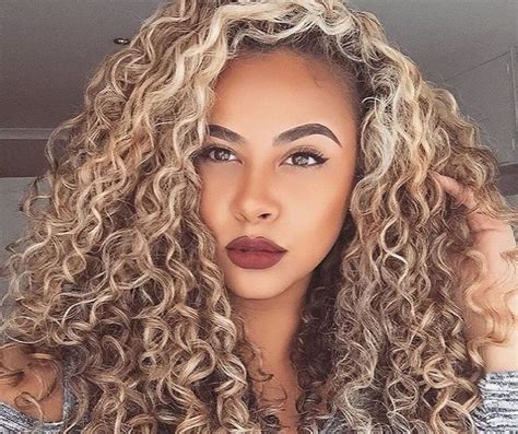 Curly red hairs are considered sultry and modish, so why not try it? Blonde highlights | Curly hair styles, Curly hair photos ...
