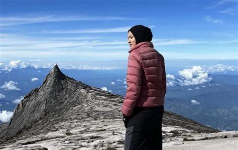 Hawa Rizwana Berjaya Tawan Puncak Gunung Kinabalu Murai My