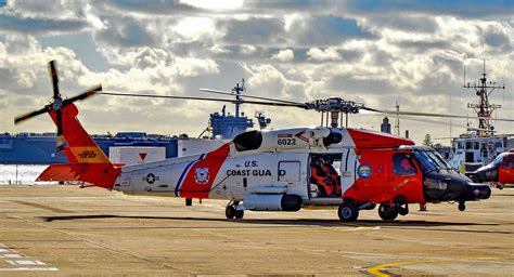 Sikorsky Hh 60j Jayhawk 6022 Cn 70 1704 Coast Guard Ships Coast