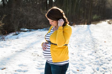 Winter Wonderland Maternity Photos — The Overwhelmed Mommy Blog