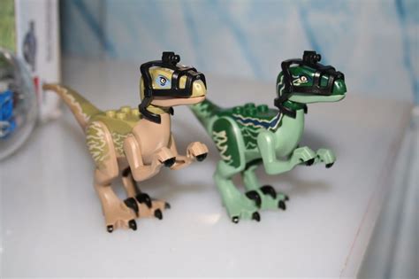 Lego Jurassic World Set 75917 New Dino Figures Of Delta And Blue Raptor
