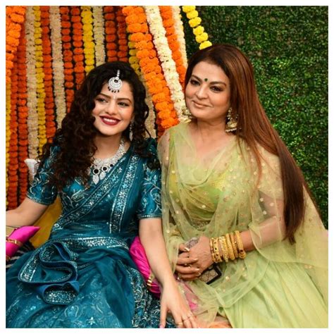 Inside Palak Muchhal’s Mehendi Ceremony See Photos Entertainment News The Indian Express