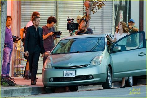 Full Sized Photo Of Ryan Gosling Runs After Emma Stone La La Land Set