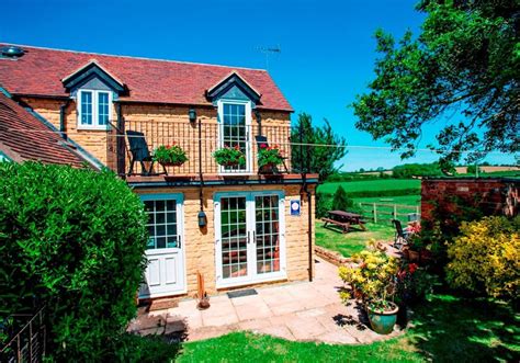 Hillside Cottage Self Catering Farm Stay Holidays In Pershore