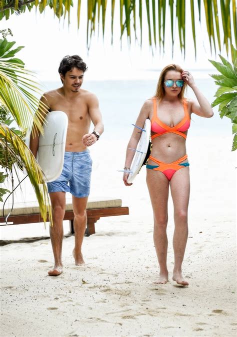 EGO Lindsay Lohan e noivo Egor Tarabasov curtem férias juntinhos notícias de Praia
