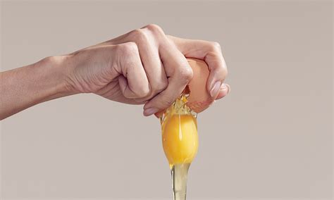 How To Crack An Egg With One Hand Extra Crispy