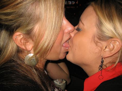 Amateur Girls Kissing Picture 1 Uploaded By Like2share