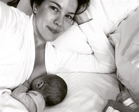 World Breastfeeding Week These Celebs Prove That Breastfeeding In Public Is Normal Lifestyle