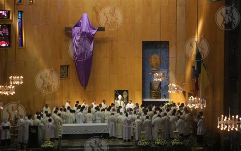 Celebran En Catedral La Misa Crismal