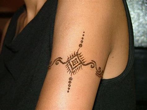 Pin By Grace Raney On Tattoos Simple Henna Tattoo Henna Tattoo Henna Tattoo Designs