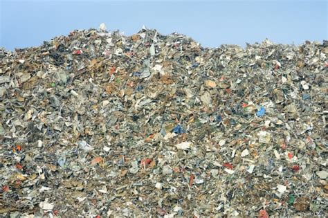 Half Of Britains Plastic Bottles End Up In Landfills Outwardon