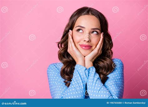 Close Up Portrait Of Her She Nice Looking Attractive Adorable Fascinating Cheery Dreamy Tanned