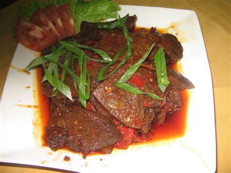 Bumbu yang digunakan supaya resep gulai kambing ala padangnya nikmat adalah ketumbar, adas, jintan, bawang merah, cabai merah, serai, kayu manis, cengkeh, kapulaga, pala, hingga jahe dan kunyit. Resep Cincang Ayam Masakan Padang - Surat Rasmi G