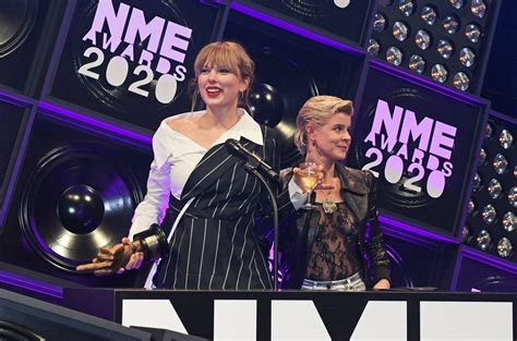 taylor swift makes surprise appearance at 2020 nme awards billboard