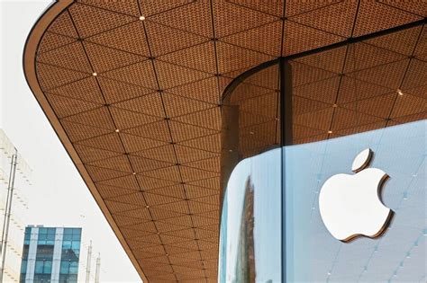 Apple Opens Its First Flagship Store In India Hypebeast