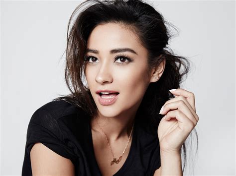 Download Brown Eyes Black Hair Actress Model Canadian Celebrity Shay Mitchell Hd Wallpaper