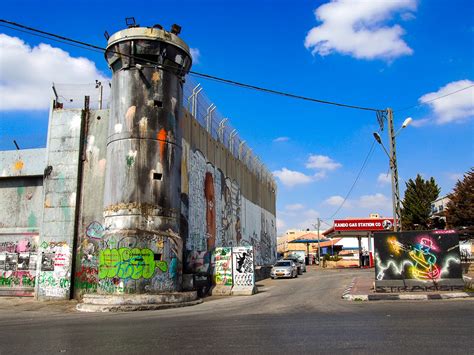 Art And Palestinian Resistance Walking The Separation Wall In