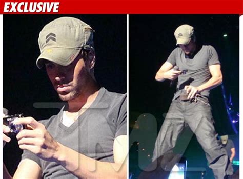 Enrique Iglesias Takes His Own Crotch Shot