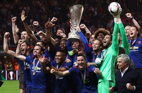 Ticket information for the 2020 uefa europa league final will be available on the official uefa website, you can subscribe to updates on the official how do i get to the 2020 uefa europa league final? Manchester United lift Europa League trophy (Video)