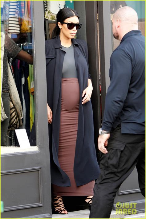 Photo Kim Kardashians Baby Bump Is Totally Visible Now 07 Photo