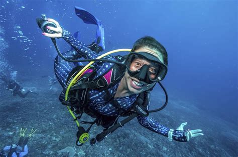 Nav.) hello, i'm looking for a job in a dive center or on a cruise boat. Scuba Diving Jobs Explained: Salaries, Hours and How to ...