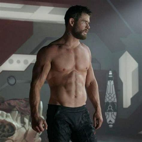 Chris Hemsworth In Thor Ragnarok Chris Hemsworth Shirtless Chris