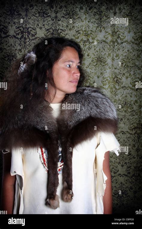 Native American Lakota Sioux Indian Woman Stock Photo Alamy