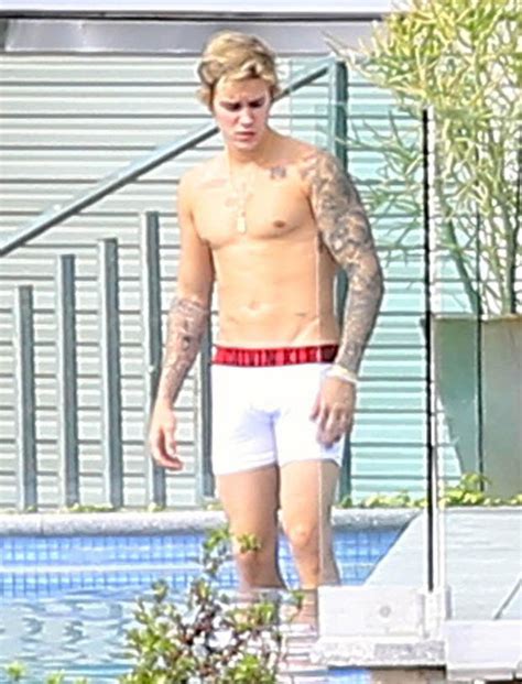 Justin Bieber Shows Off Body In Wet Calvin Klein Pants Daily Star