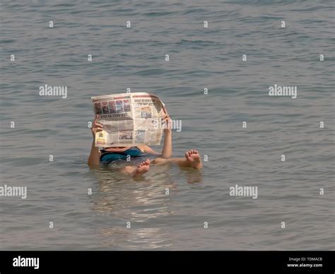 Dead Woman Body Beach Hi Res Stock Photography And Images Alamy