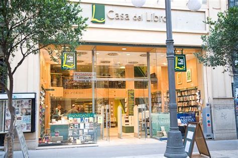 Es una de las cadenas de librerías más importantes en españa. La Casa del Libro - Le Cool Valencia