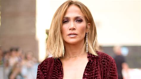 Jennifer Lopez Shows Off Her Abs In Red Bikini Video Marie Claire