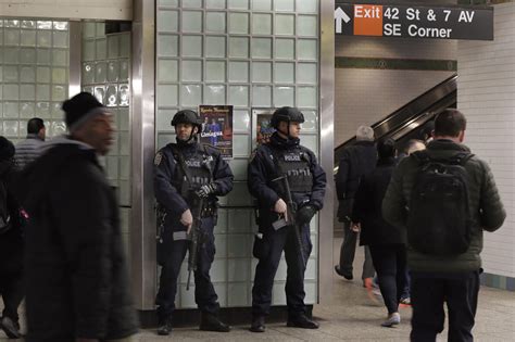 Security Beefed Up Across World After Brussels Attacks Macleansca