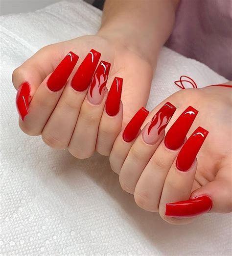 Pin By Alanna Lilley On Makeuphairandnails In 2020 Glow Nails Red