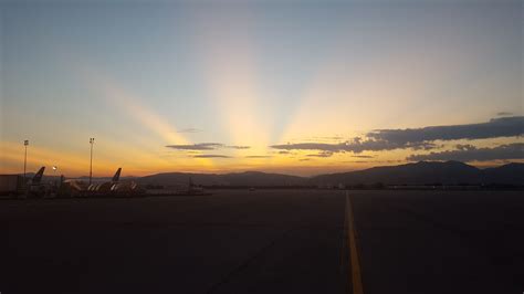 Sunrise At The Reno Airport 32641836 Oc Os High Quality Images