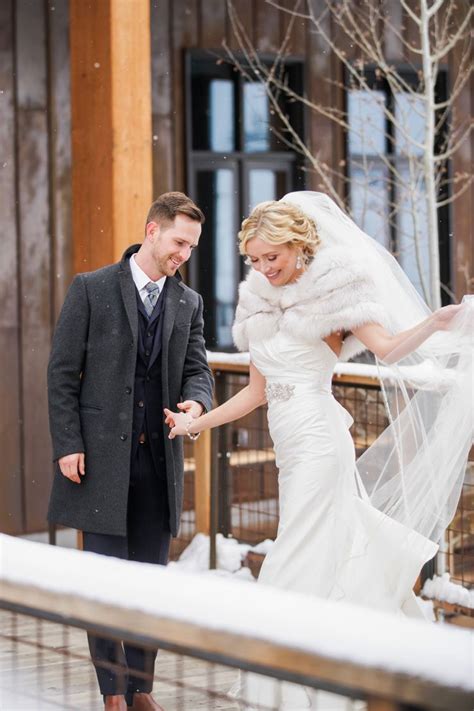A Strapless Wedding Gown For A Winter Wedding At Blue Sky Ranch Blue