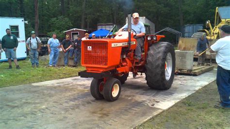 My Dad Pulling The Allis Chalmers 160 Youtube