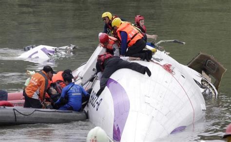 At Least Nine Killed When Transasia Plane Crashes Into Taiwan River