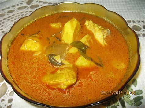 Namun, ia turut sesuai untuk dijamah dengan pelbagai jenis roti, termasuk roti putih, roti mamak, roti tempayan, roti jala, dan roti nan. RESEPI CIKGU ANI: KARI AYAM TANPA SANTAN