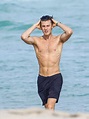 Shawn Mendes arranca suspiros em cliques sem camisa em Miami. Fotos!