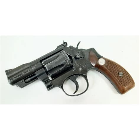 A Replica 357 Magnum Snubnose Pistol Note This Gun Can Only Be Sold
