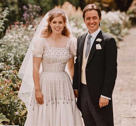 Princess Beatrice And Edoardo Mapelli Mozzis Royal Wedding Broke These Traditions Hello