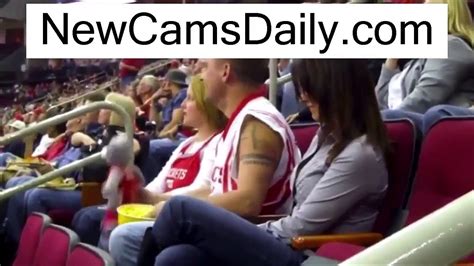 Man Slapped By Girlfriend On Kiss Cam Gets His Own Back By Snogging Hot