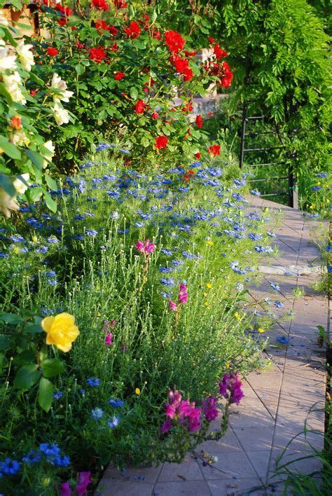 23 Outstanding Flower Garden Ideas 2019 Flower Garden Ideas