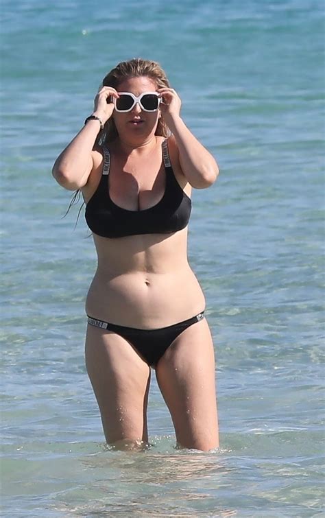 Josie Goldberg In A Black Bikini Miami Beach 12272021 • Celebmafia